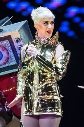 Katy Perry - Performs at the O2 Arena in London 06/15/2018