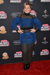 Kelly Clarkson – 2018 Radio Disney Music Awards in LA