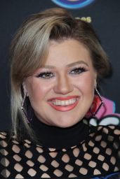 Kelly Clarkson – 2018 Radio Disney Music Awards in LA
