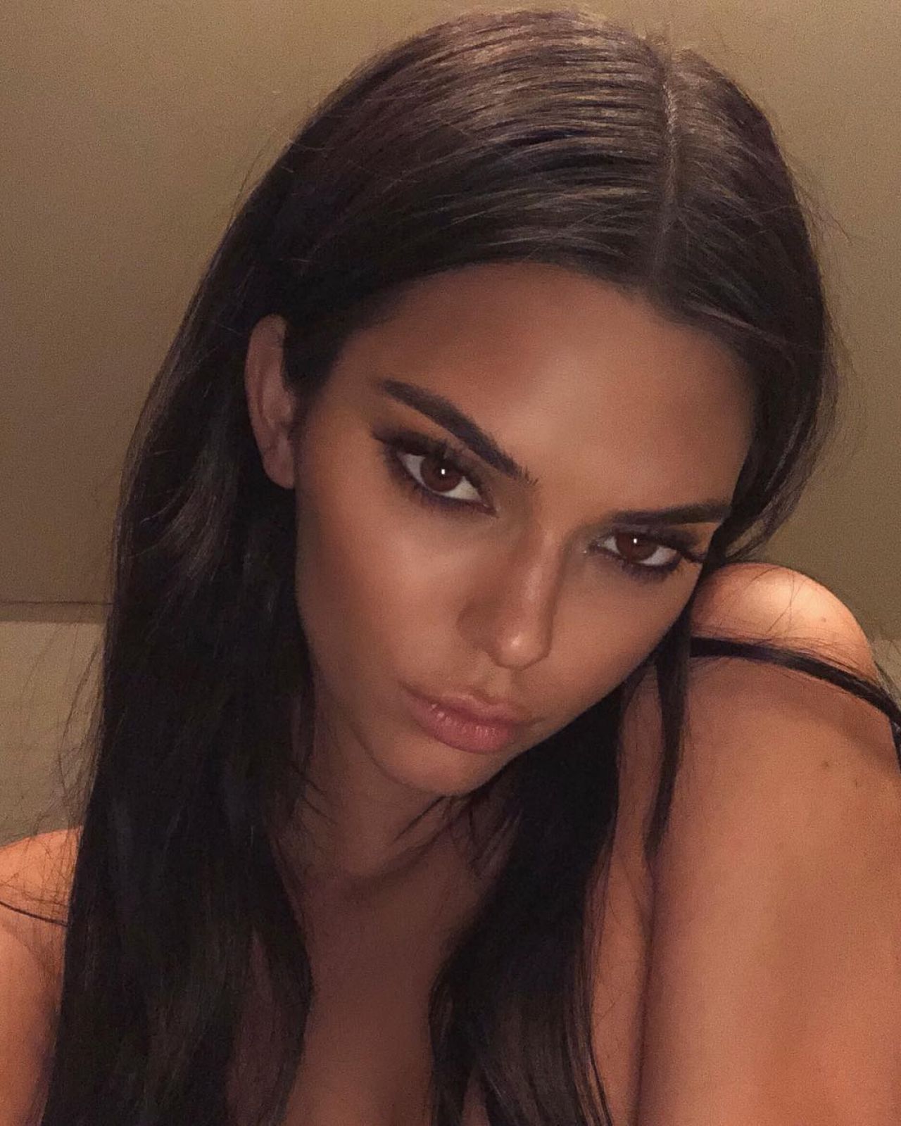 Kendall Jenner - Social Media 06/17/2018 • CelebMafia