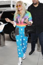 Kesha - LAX Airport in LA 06/04/2018