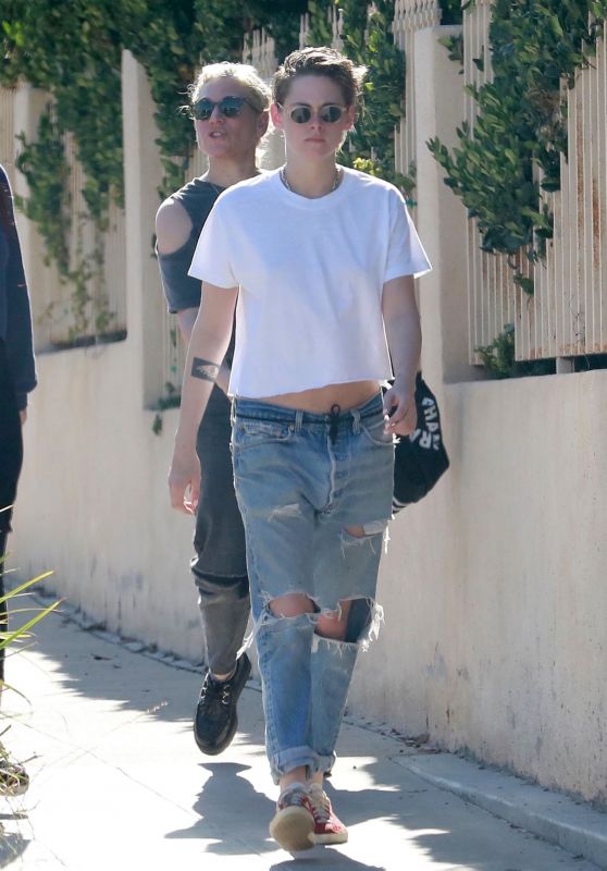 Kristen Stewart in Ripped Jeans - Out in LA 06/11/2018