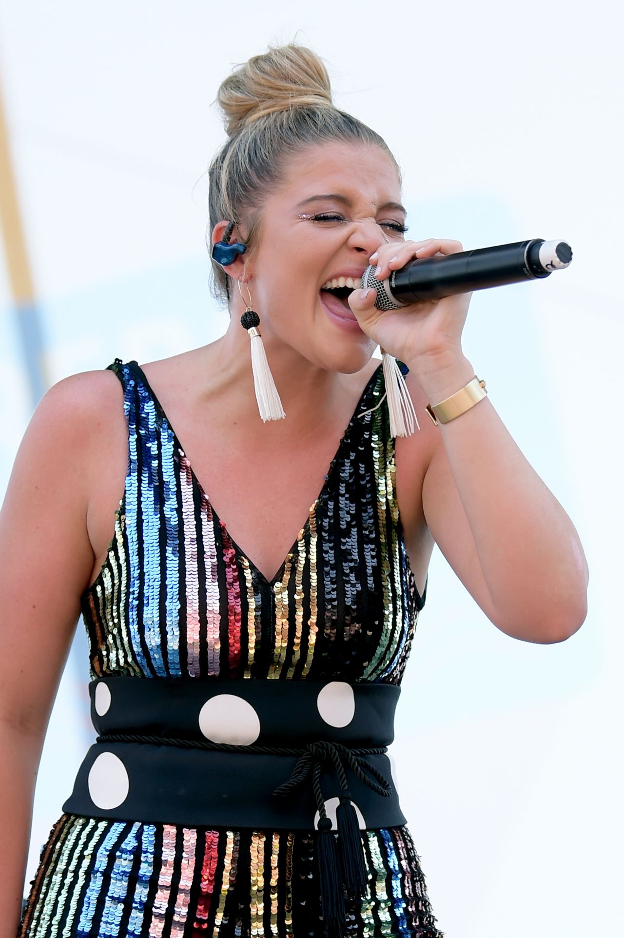 Lauren Alaina - 2018 CMA Music Festival in Nashville • CelebMafia