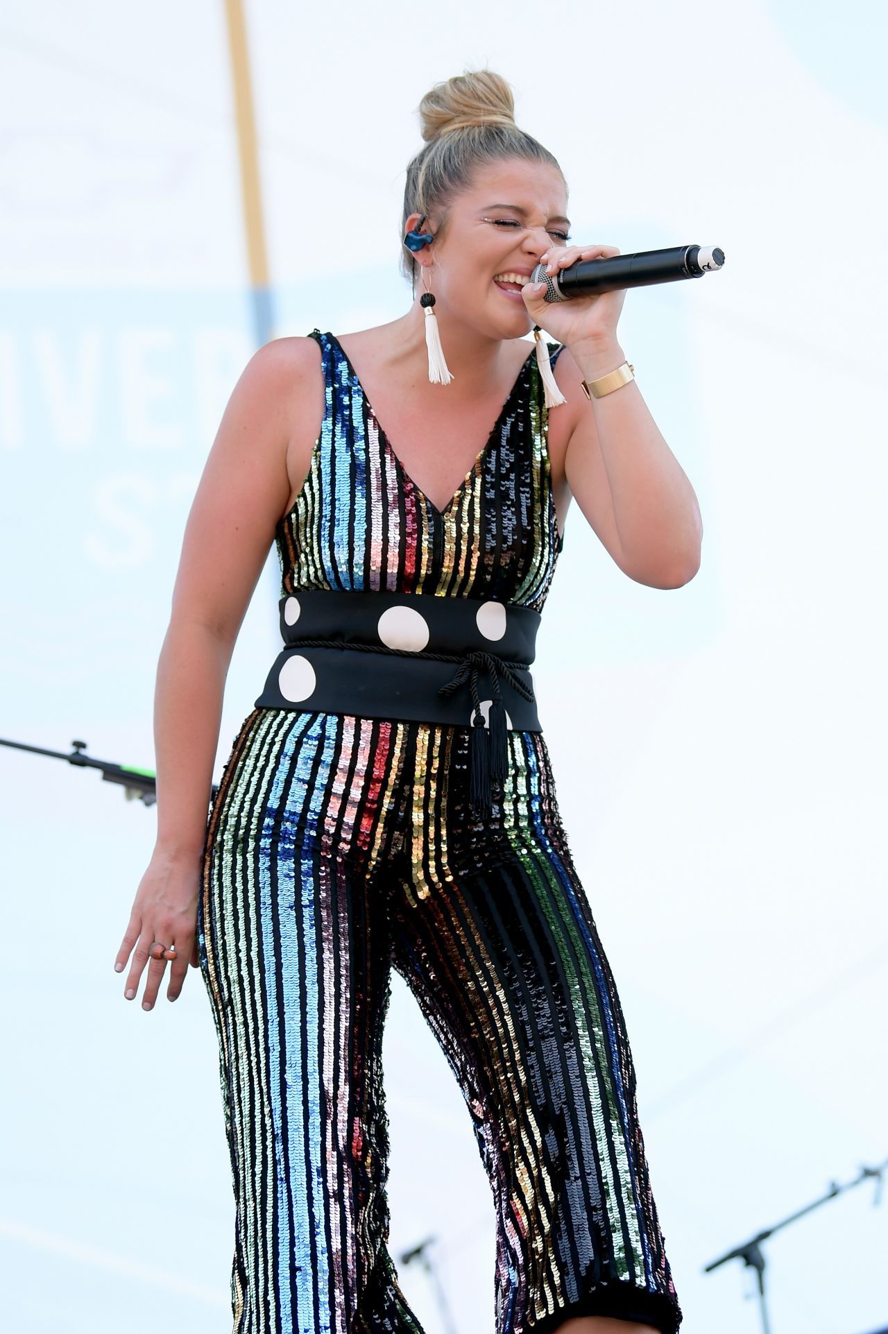 Lauren Alaina - 2018 CMA Music Festival in Nashville • CelebMafia