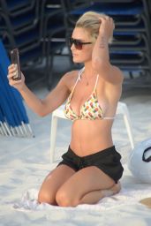 Lauren E. Hubbard - Photoshoot for Bikini Company on Clearwater Beach 06/18/2018