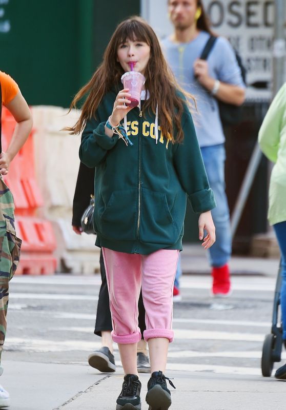 Malina Weissman Grabs a Red Juice on the Upper East Side in NY 06/12/2018
