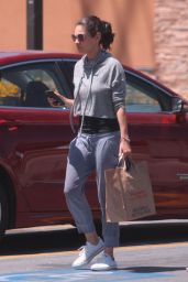 Mila Kunis Street Style - Walgreens in Los Angeles 06/11/2018