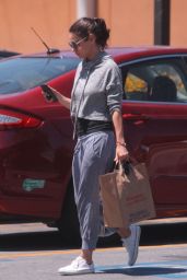 Mila Kunis Street Style - Walgreens in Los Angeles 06/11/2018