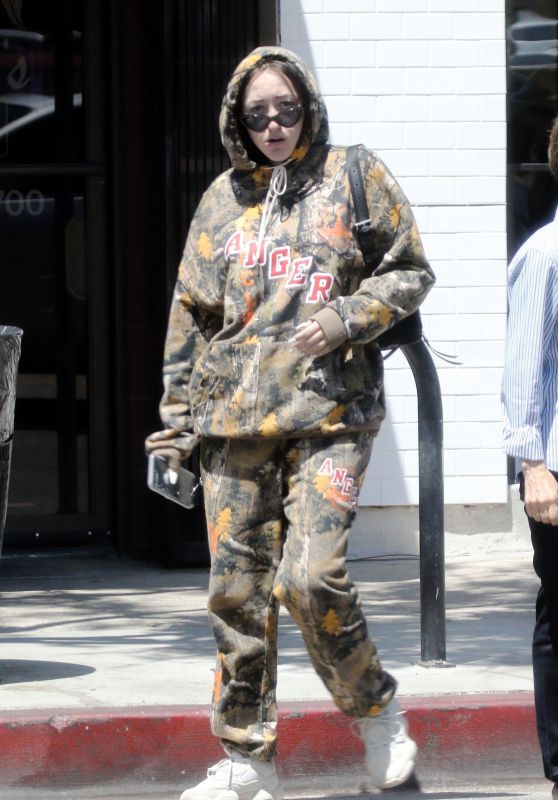 Noah Cyrus - Out in Studio City 06/19/2018