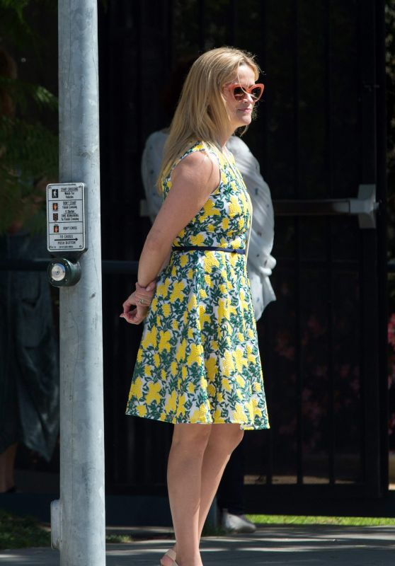 Reese Witherspoon - Out for Lunch in Beverly Hills 06/10/2018