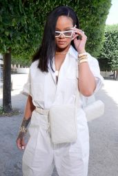 Rihanna - Louis Vuitton Show Spring Summer 2019 in Paris 06/21/2018 ...
