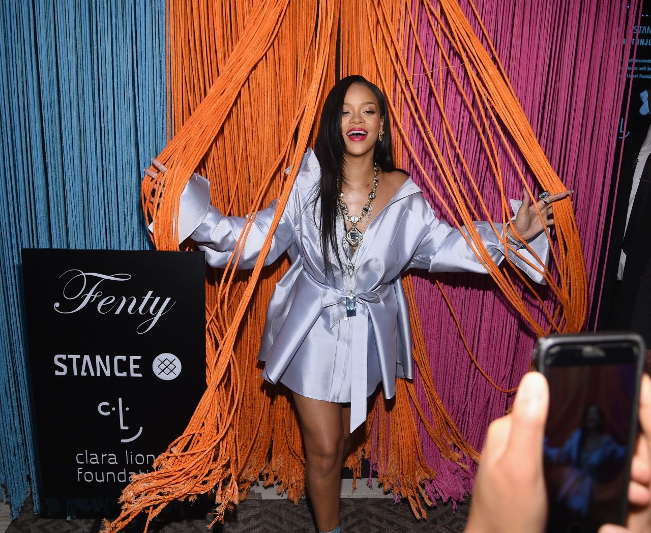 rihanna – stance to raise money for the clara