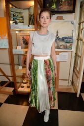 Rosamund Pike - Special Performance of "The Jungle" at Playhouse Theatre in London