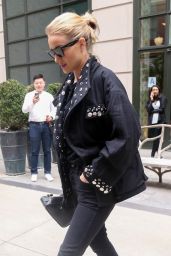 Rosie Huntington-Whiteley Street Fashion - SoHo in NYC 06/03/2018