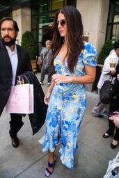 Sandra Bullock in a Blue Floral Print Dress - New York 06/05/2018
