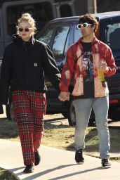 Sophie Turner and Joe Jonas go for a Stroll in Bondi 06/16/2018