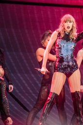 Taylor Swift -  Performming on Her "Reputation World Tour" in Manchester