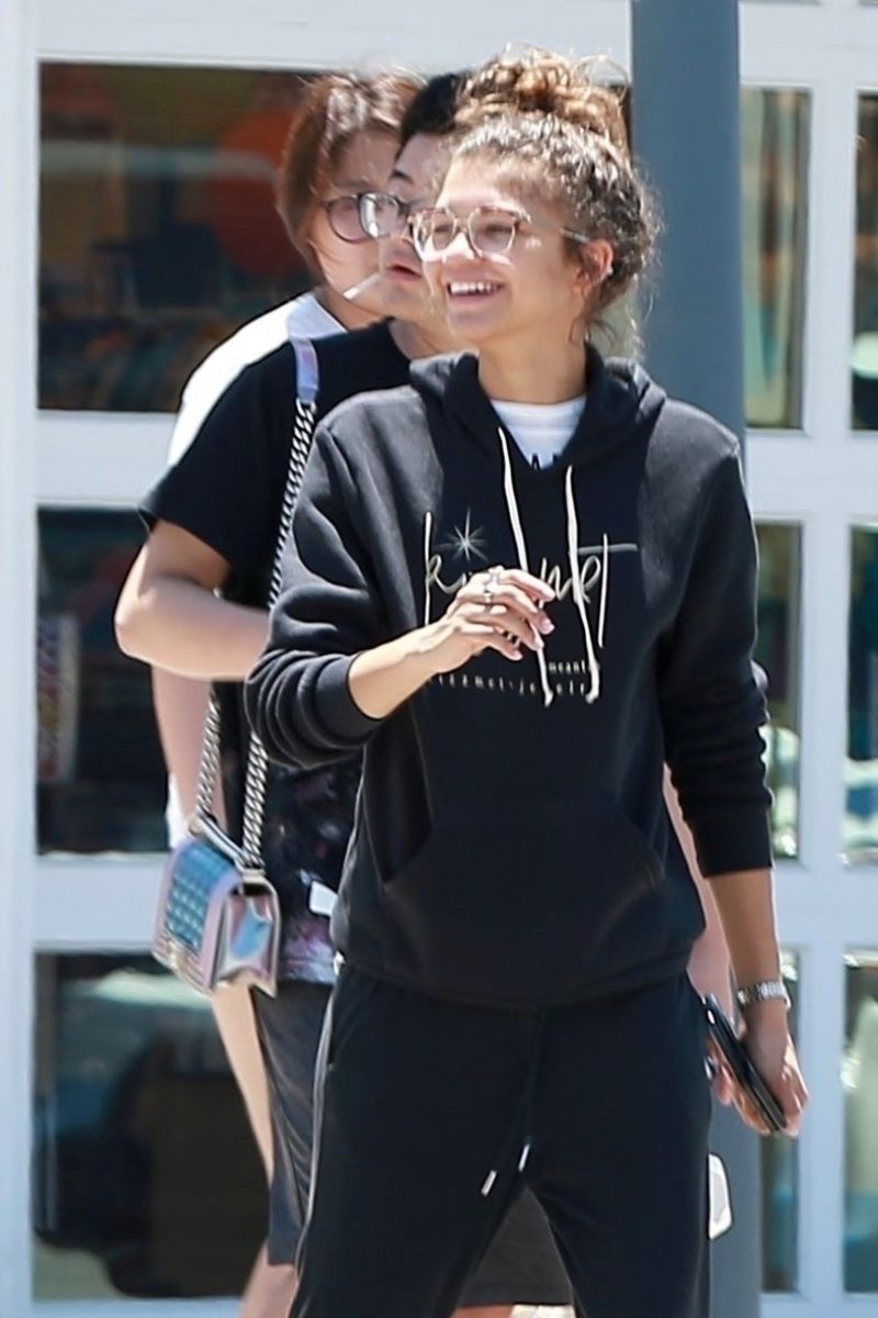 Zendaya - Shopping With Her Assistant Darnell Appling in Studio City 06