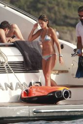 Coral Simanovich - Enjoys a Beach and Yacht in Fomentera 07/03/2018