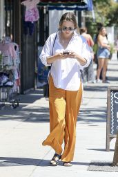 Elizabeth Olsen Shopping in Los Angeles 07/23/2018