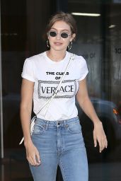 Gigi Hadid Casual Style - Heading Out For Dinner in NYC 07/18/2018