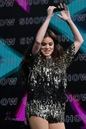 Hailee Steinfeld - Performs at Radio City Music Hall in NYC 07/16/2018
