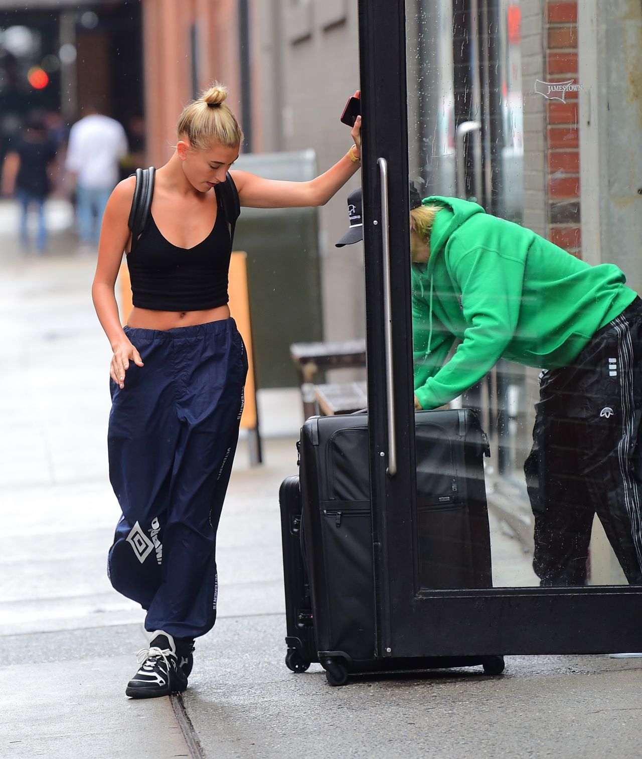 hailey-baldwin-and-justin-bieber-out-in-nyc-07-06-2018-0.jpg