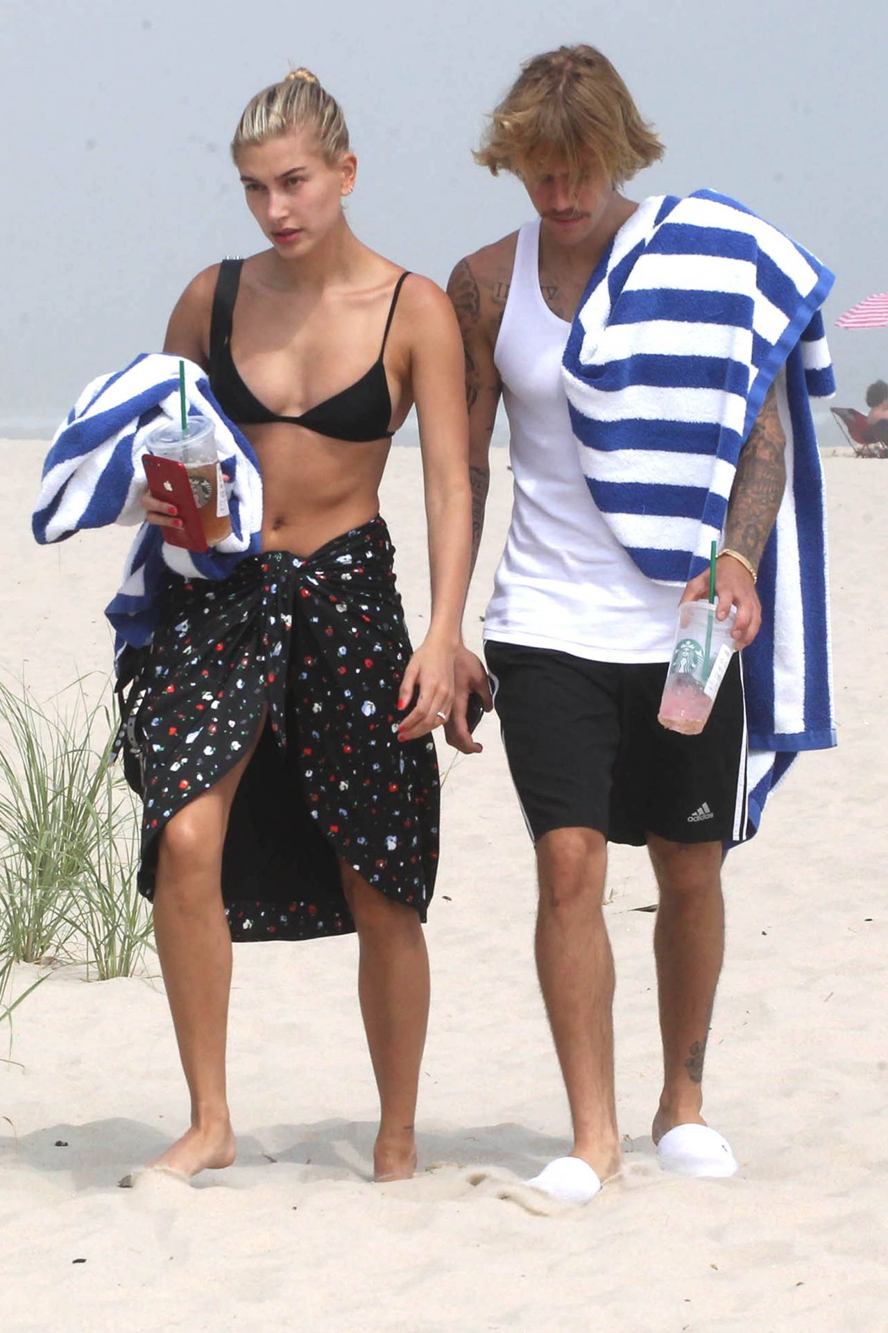 Hailey Baldwin and Justin Bieber Romantic Picnic on the Beach in The