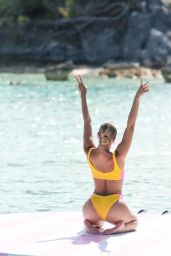 Jasmine Sanders – Revolve Summer 2018 Event in Bermuda