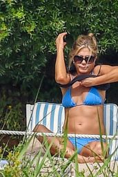 Jennifer Aniston in Bikini - Relaxes by the Pool in Portofino 07/22/2018