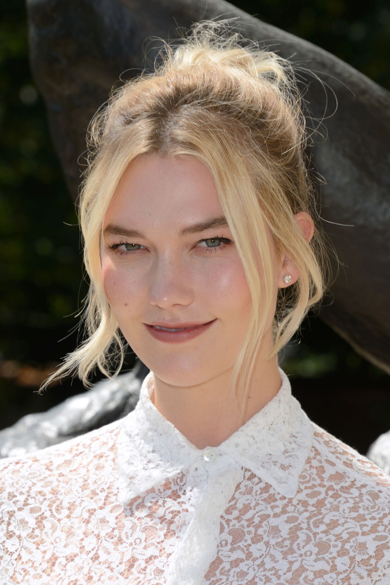 Karlie Kloss – Outside the Christian Dior Show Fall/Winter 2018/19 in ...