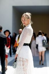 Karlie Kloss – Outside the Christian Dior Show Fall/Winter 2018/19 in Paris