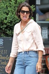 Katie Holmes Pulls Funny Faces - West Village, NYC 07/26/2018