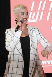Katy Perry - Q&A at Westfield in Australia 07/25/2018