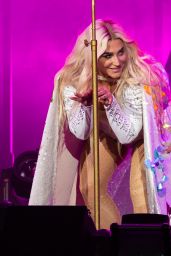 Kesha Performs - Concert in Noblesville 07/19/2018