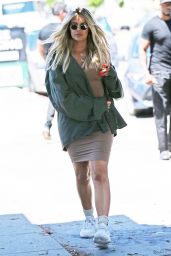 Khloe Kardashian – Outside an Art Studio in Los Angeles 07/23/2018
