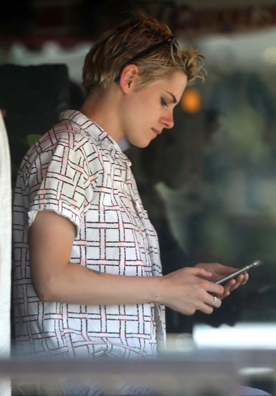 Kristen Stewart at Birds Restaurant in Los Feliz 07/08/2018
