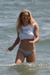 Michelle Hunziker in Bikini - Milano Marittima 07/08/2018