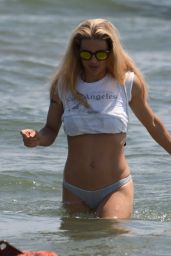 Michelle Hunziker in Bikini - Milano Marittima 07/08/2018