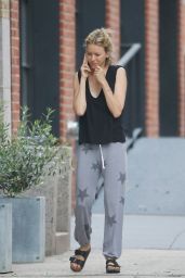 Naomi Watts - Chatting on Her Cellphone 07/23/2018