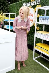 Nicole Kidman - Photoshoot for Neutrogena July 2018