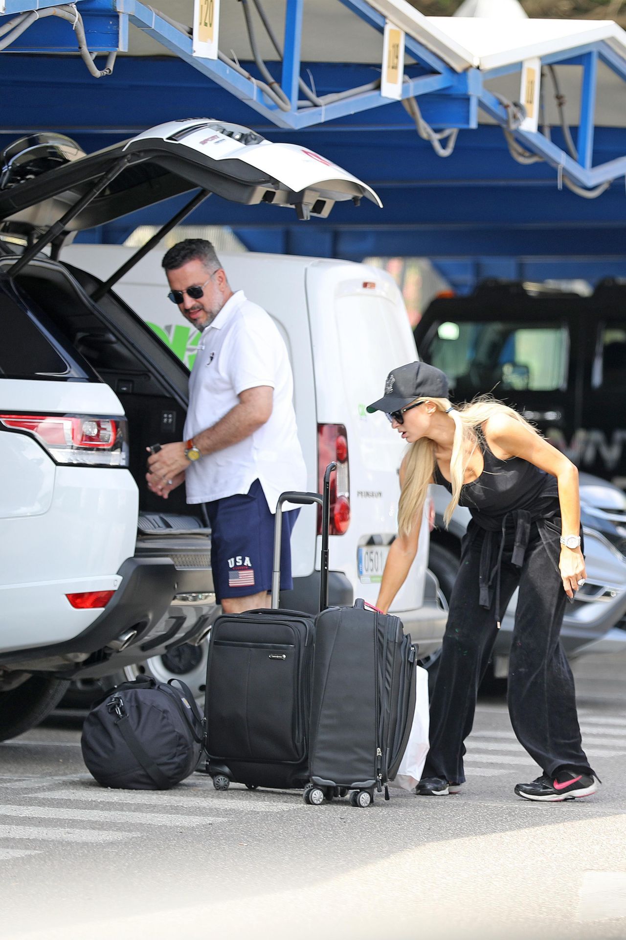 paris-hilton-arrives-in-ibiza-07-01-2018-4.jpg