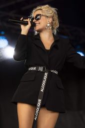 Pixie Lott Performing Live on Stage in South Shields 07/08/2018