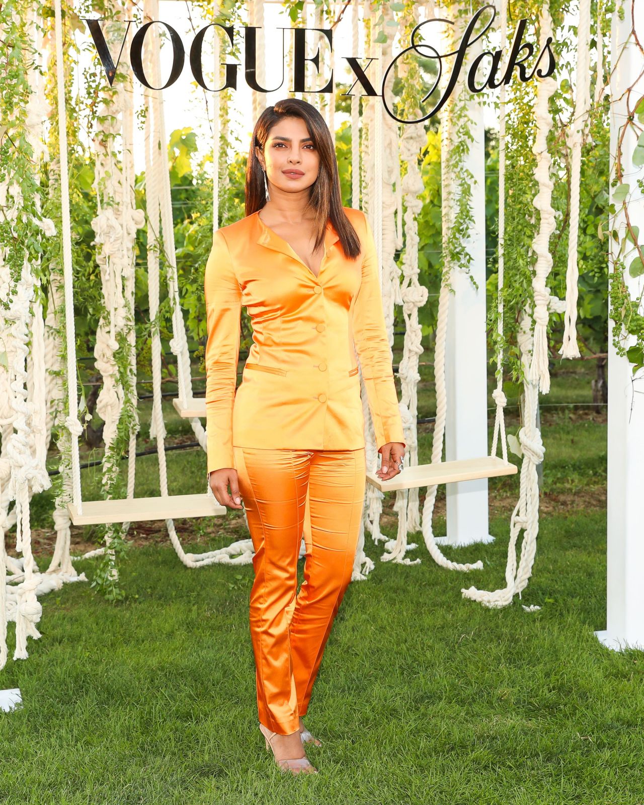 priyanka-chopra-saks-vogue-summer-celebration-07-12-2018-9.jpg