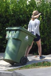 Rose Byrne - Takes in the Trash Bins in Los Angeles 07/12/2018