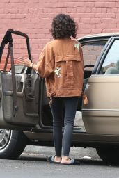 Sarah Hyland - Filming "The Wedding Year" in Los Angeles