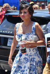 Selena Gomez - Arrives at the Premiere of "Hotel Transylvania 3: Summer Vacation" in Westwood