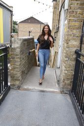 Shelby Tribble in Jeans - Fubar Radio in London