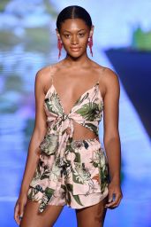 Sinesia Karol Show - Miami Swim Fashion Week Spring/Summer 2019