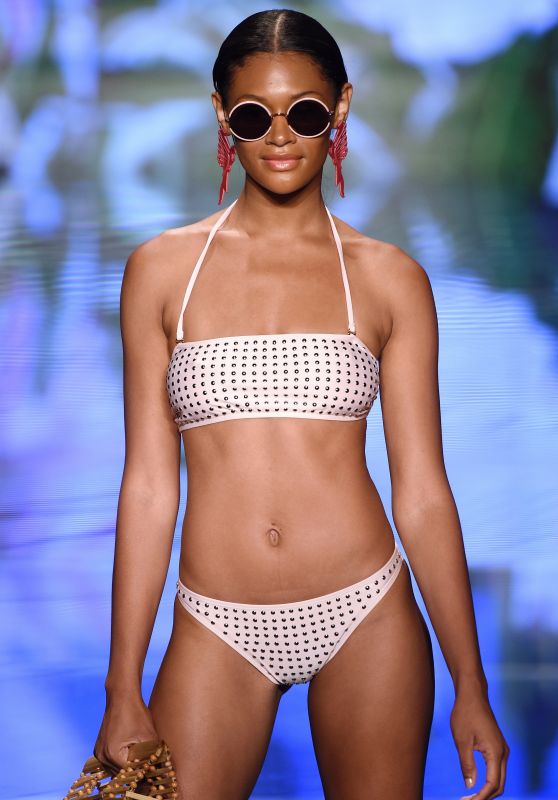 Sinesia Karol Show - Miami Swim Fashion Week Spring/Summer 2019